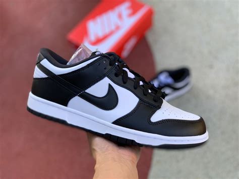 zwarte nike dunks|nike dunk black and white.